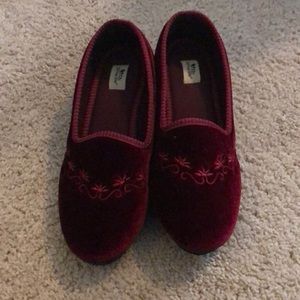 Spring step comfy slippers /house shoes